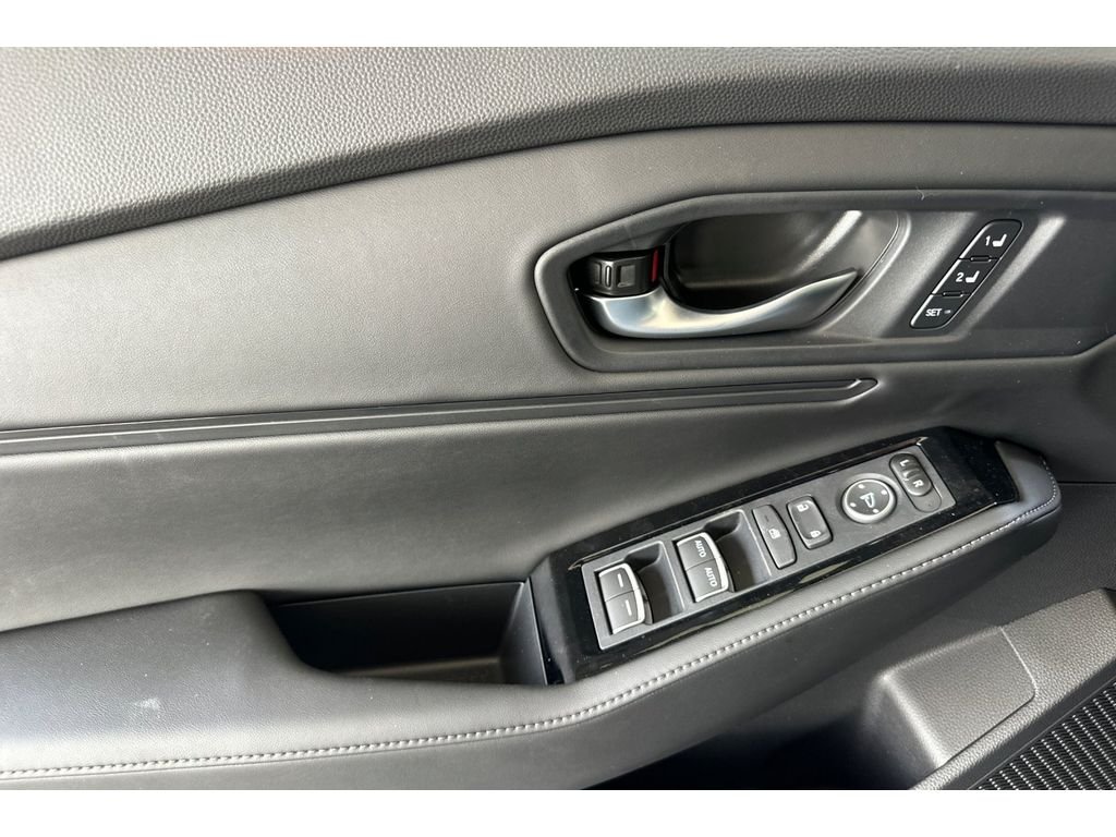 New 2026 Urban Gray Pearl Honda Touring image 12