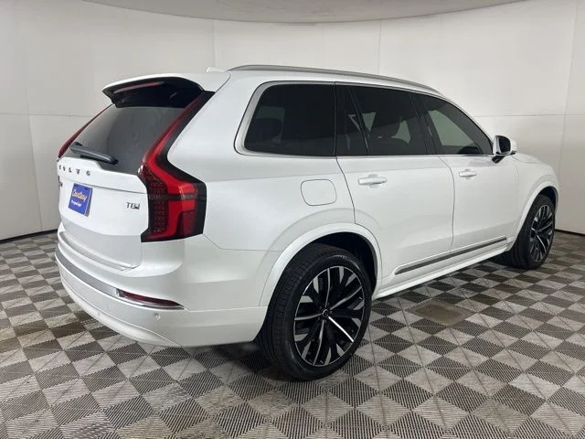 2025 Volvo XC90 Core - Photo 8
