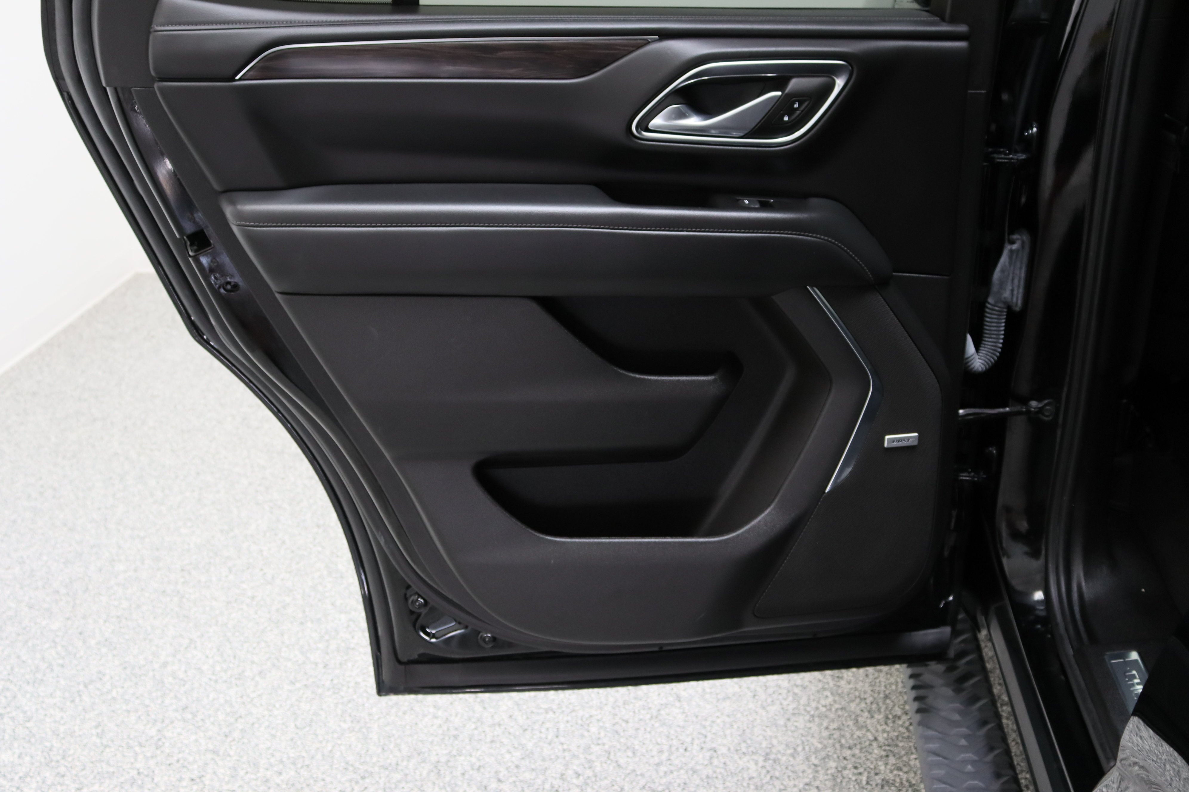 Used 2024 Black Chevrolet Z71 5.3L image 28