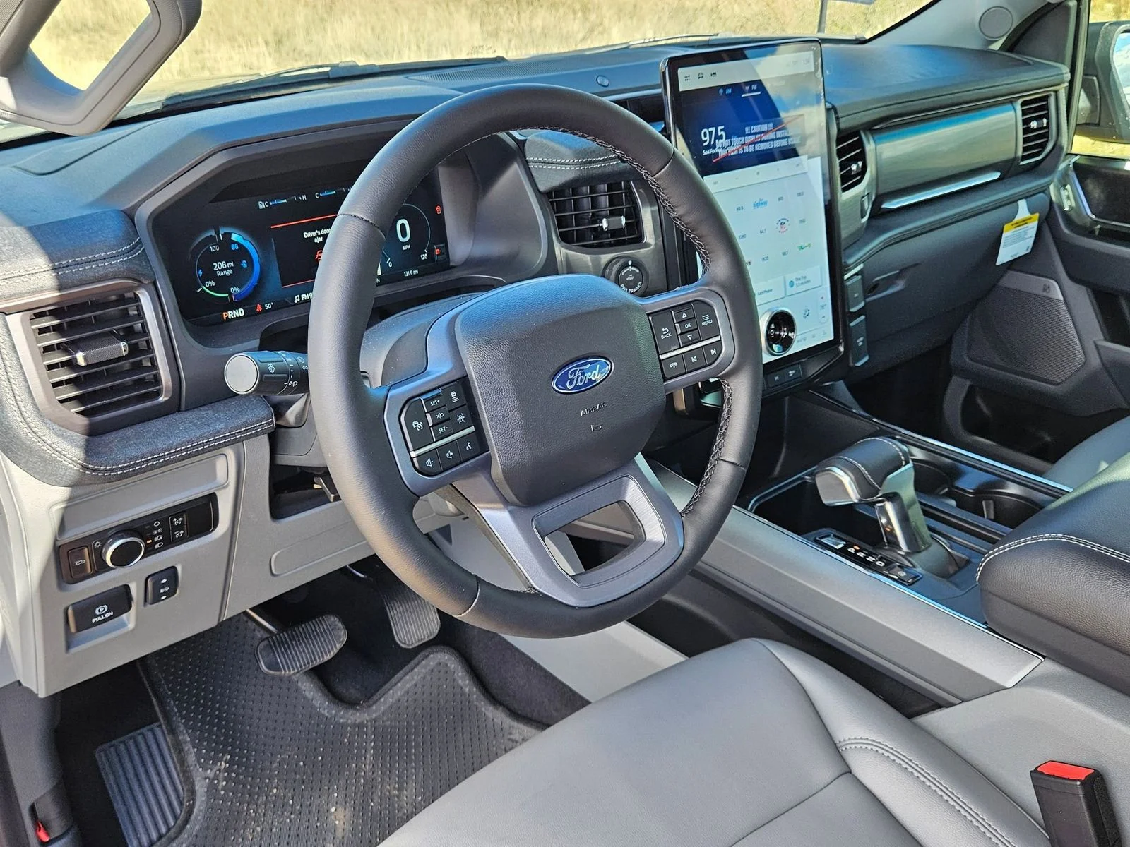 2025 Ford F-150 Lightning Flash - Photo 13