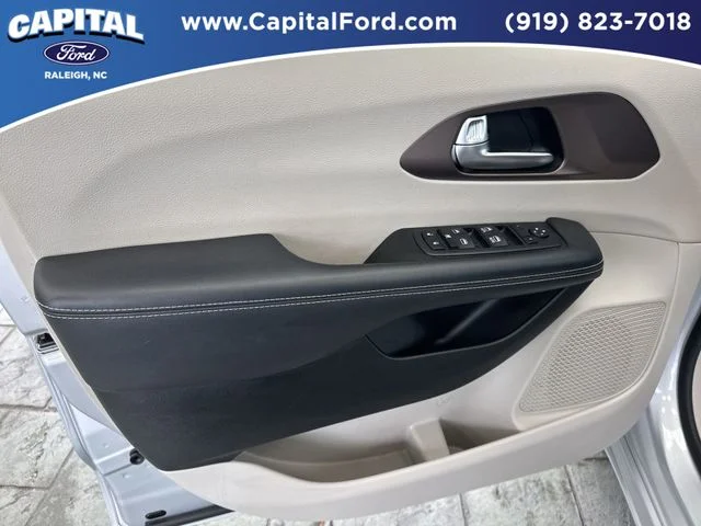 Used 2023 Silver Chrysler LX image 19