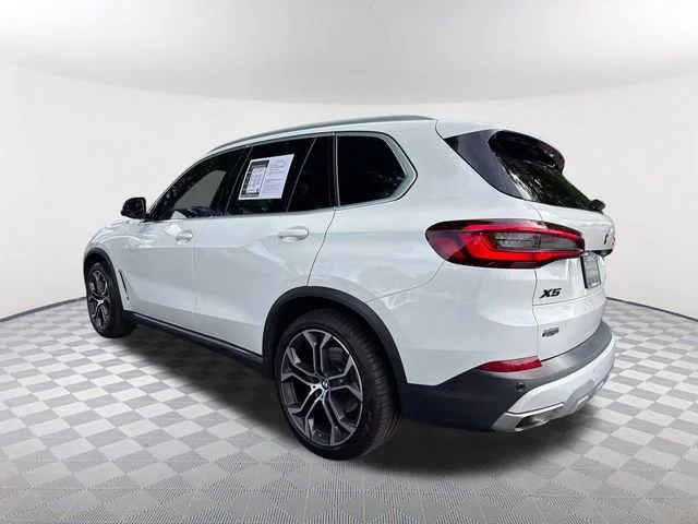 Used 2023 White BMW sDrive40i image 7