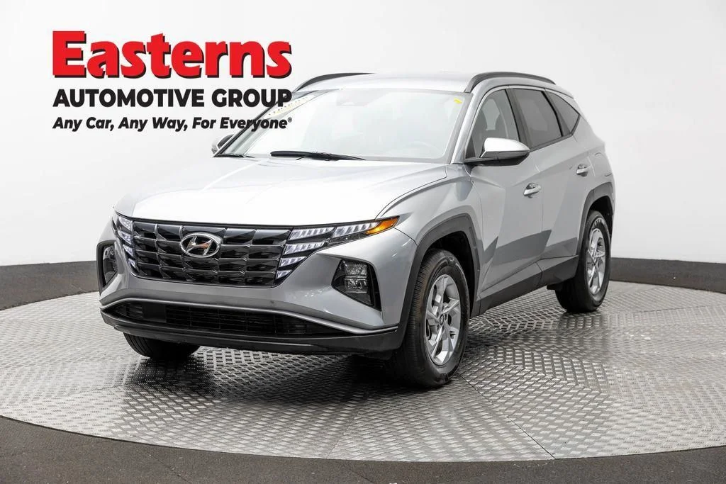 Used 2022 Silver Hyundai SEL image 1