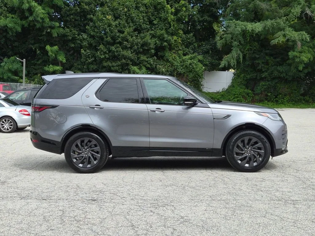 Used 2022 Gray Land Rover S R-Dynamic image 2
