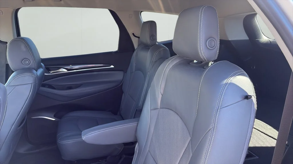 Used 2018 Silver Buick Essence image 11