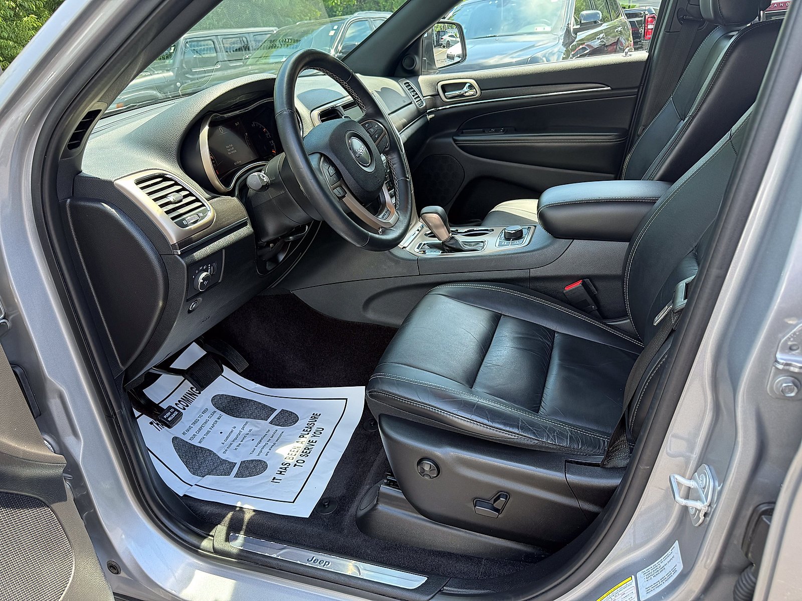 Used 2016 Billet Silver Metallic Clearcoat Jeep Limited image 12