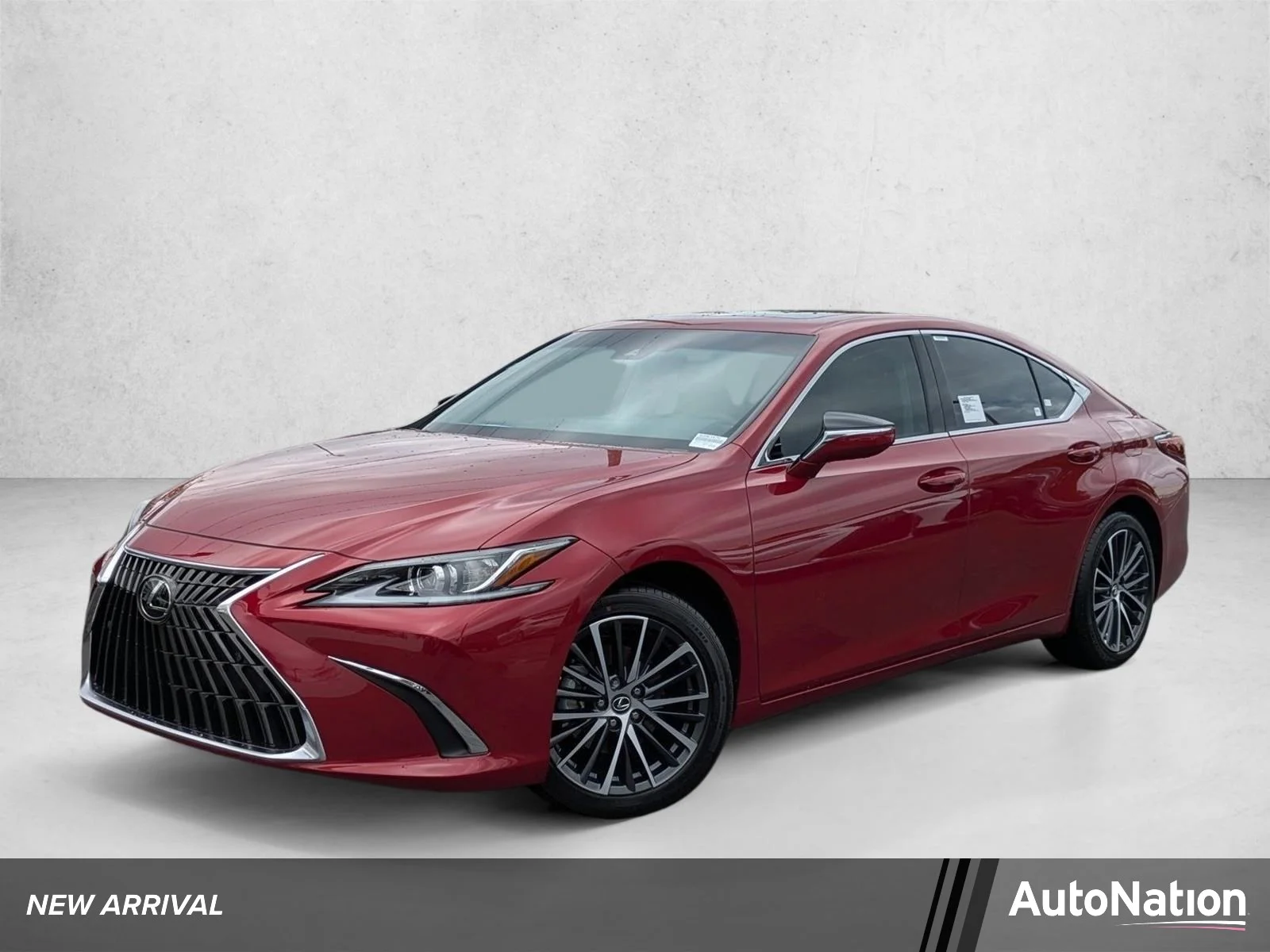 2025 Lexus ES 300h 300h's photo