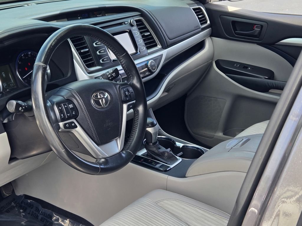 2015 Toyota Highlander LE Plus - Photo 33