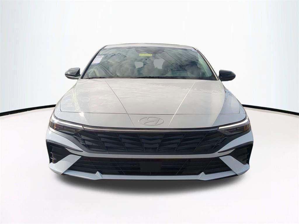 New 2026 White Hyundai SEL Sport Premium image 3