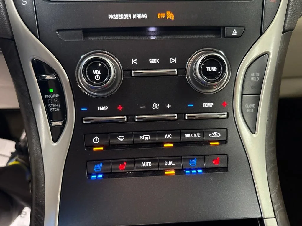 Used 2017 Blue Lincoln Reserve image 19
