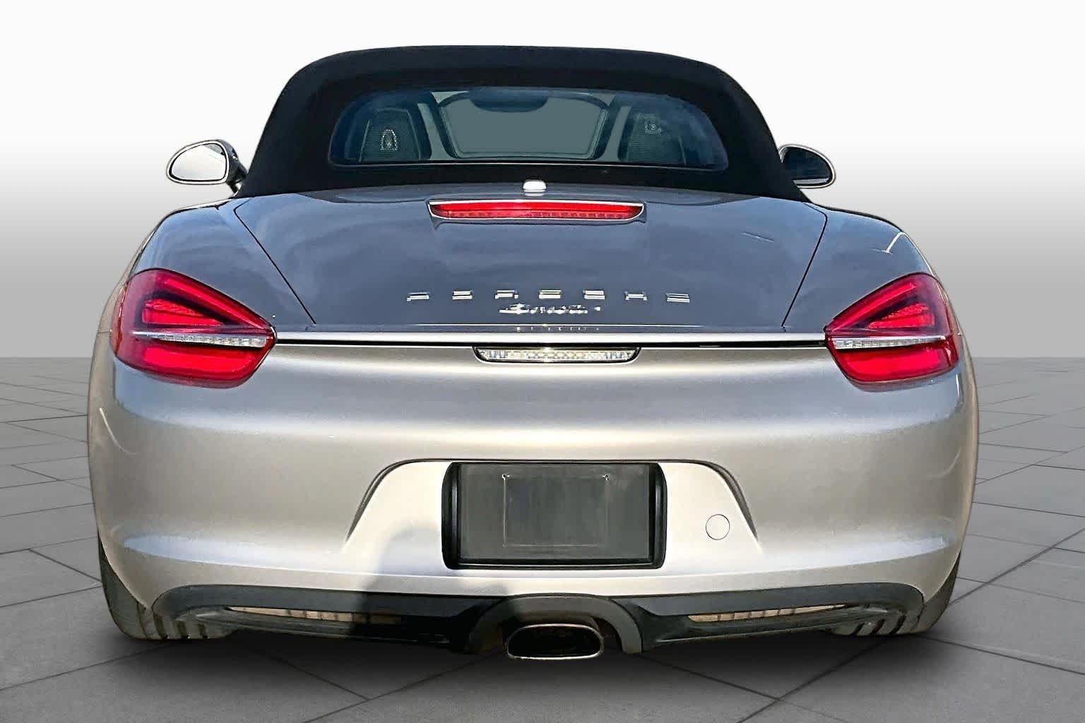 Used 2013 Platinum Silver Metallic Porsche  image 4