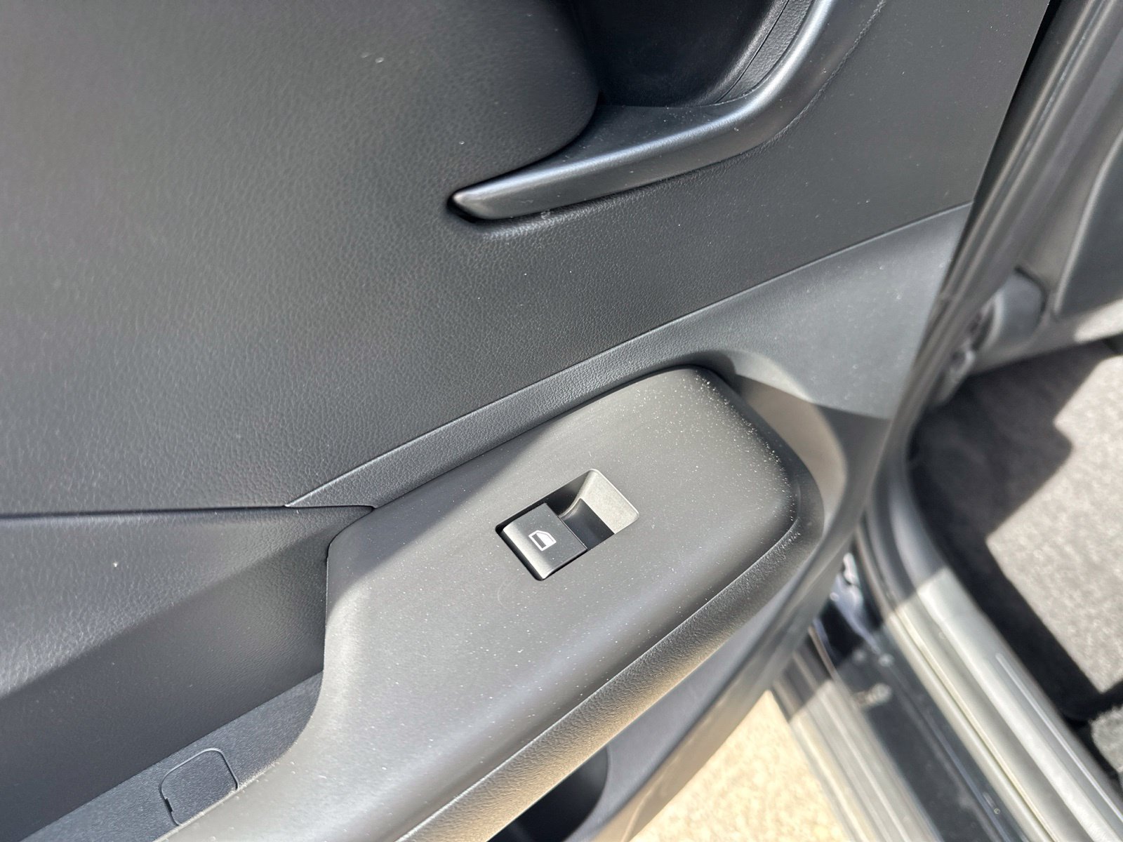 Certified Used 2025 Black Hyundai SEL image 22