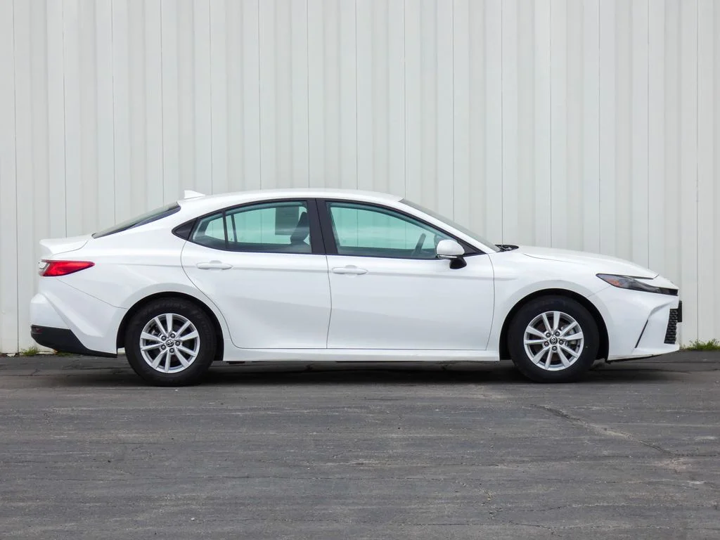 Used 2025 Toyota Camry LE with VIN 4T1DAACKXSU052714 for sale in Kansas City