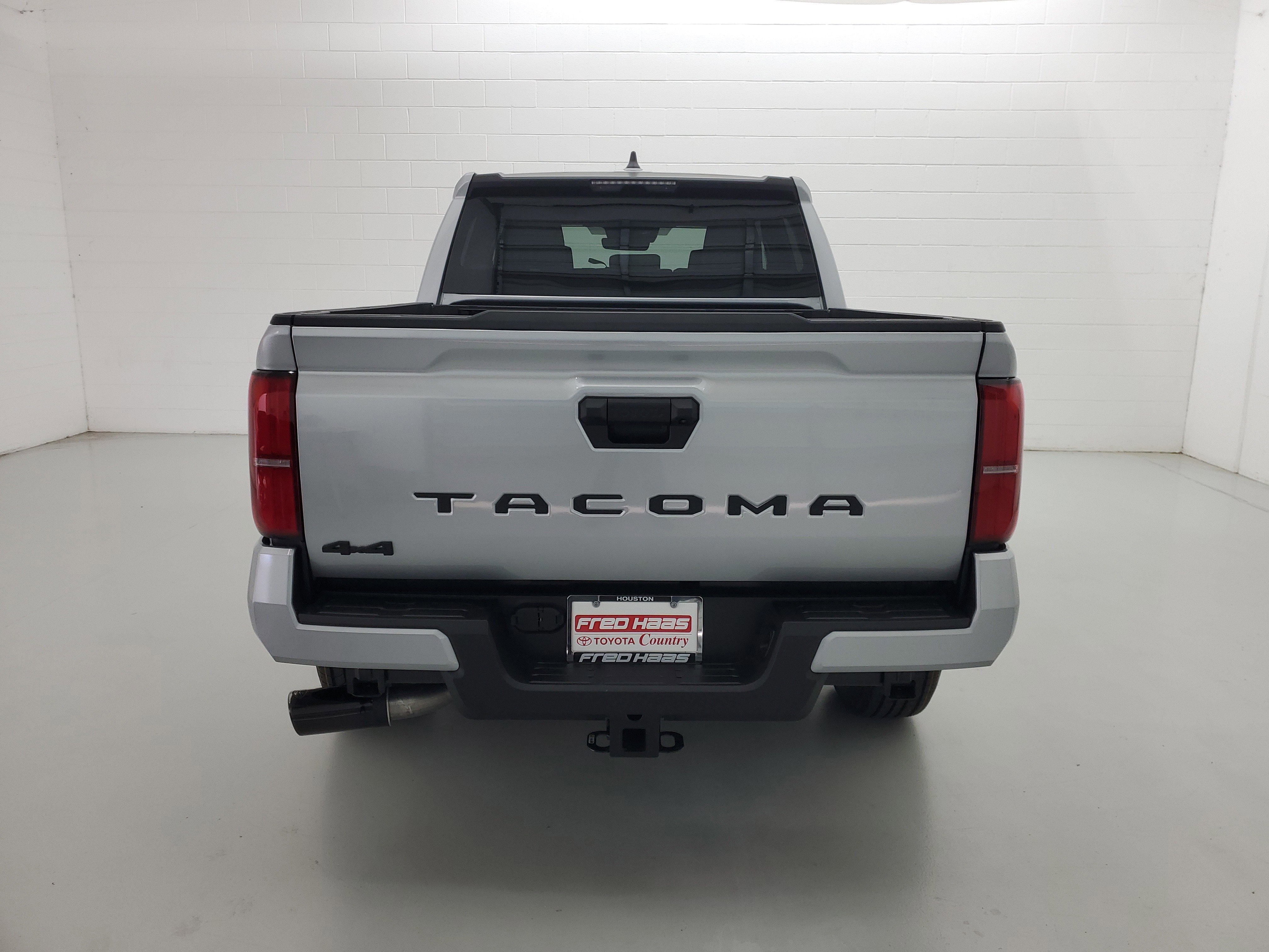 2026 Toyota Tacoma SR5 - Photo 6