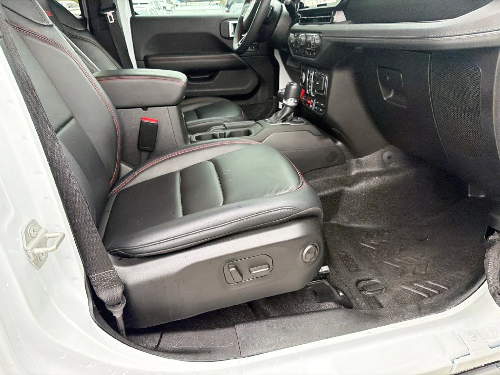 Used 2024 White Jeep Rubicon X image 13