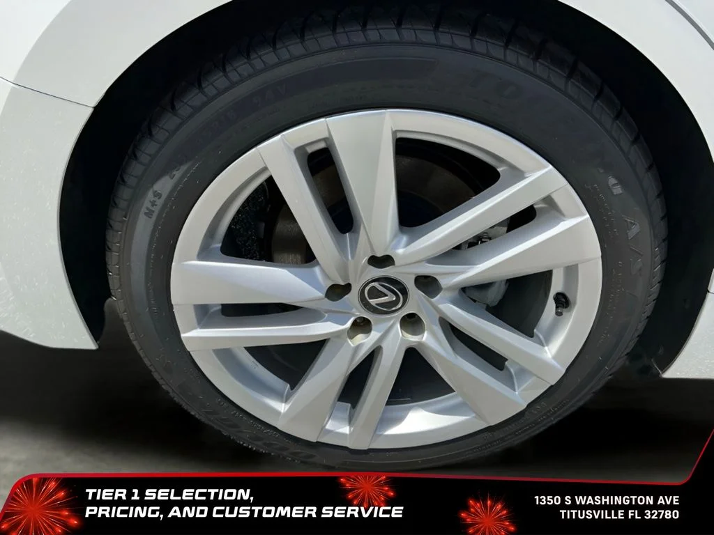 Used 2023 White Lexus 300 image 34
