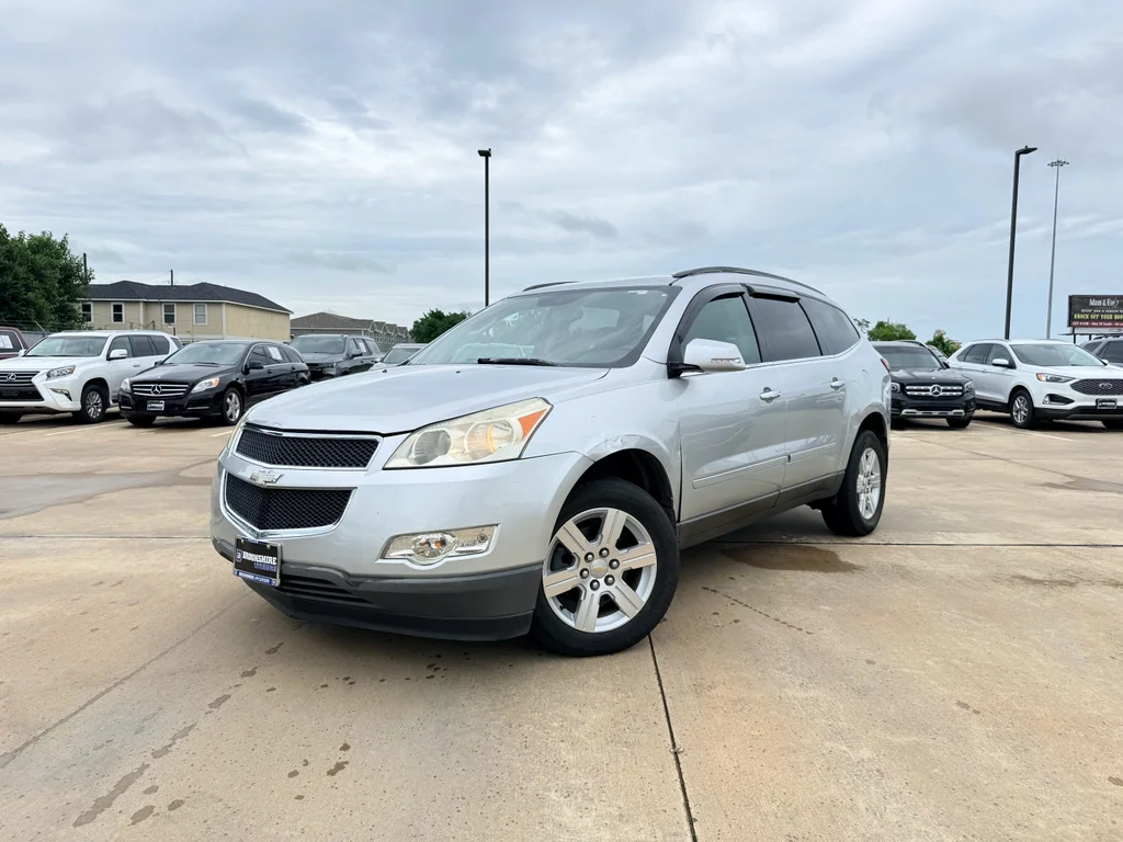 Used 2011 Silver Ice Metallic Chevrolet LT w/1LT image 10