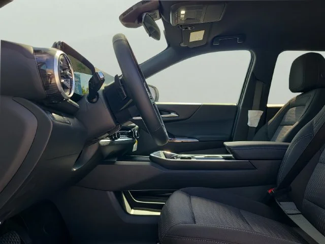 New 2027 Summit White Chevrolet LT image 21