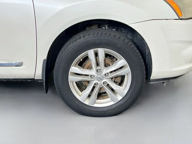 Used 2013 White Nissan SV image 35