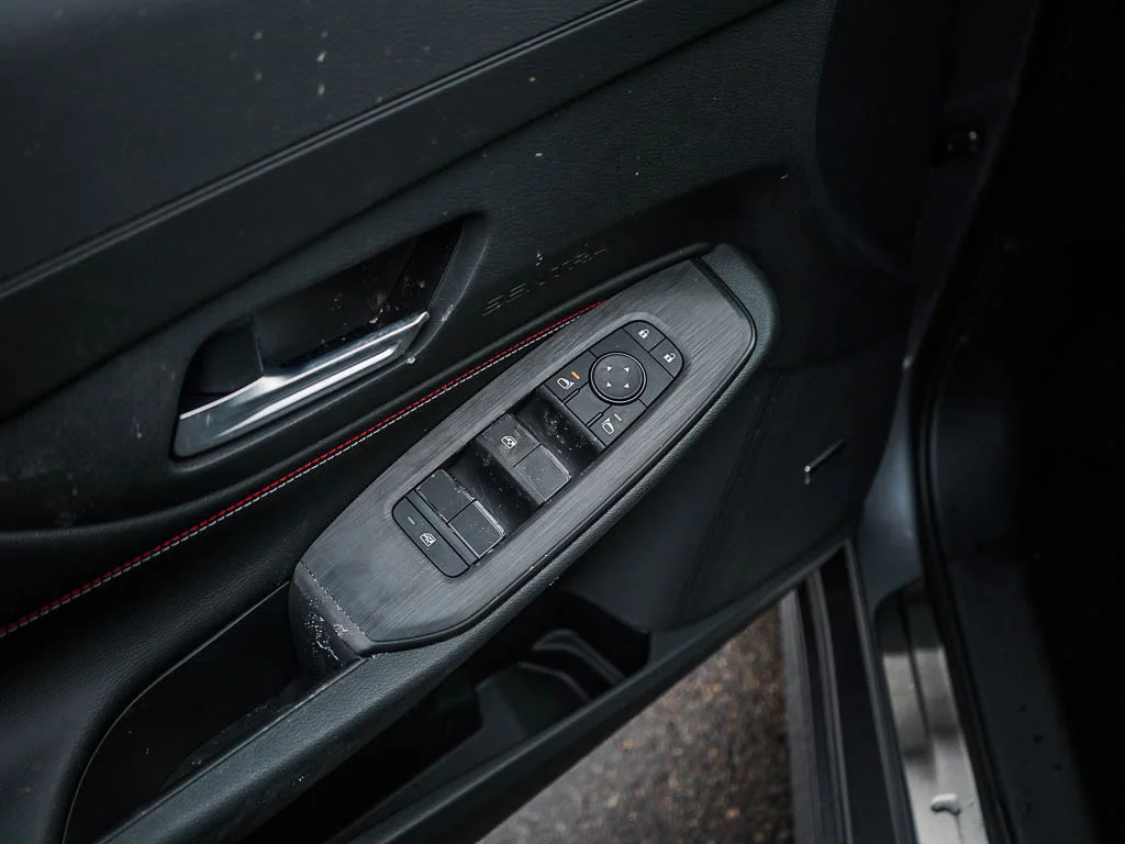 New 2026 Energetic Ember / Super Black Two-tone Nissan SR image 17