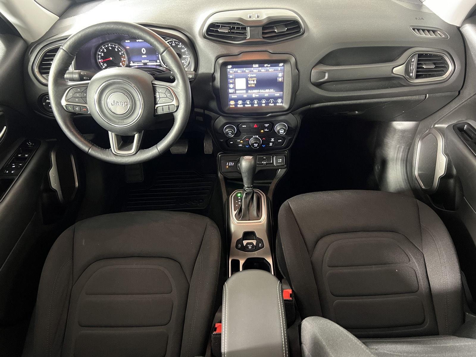 Used 2022 Black Clearcoat Jeep Latitude image 19