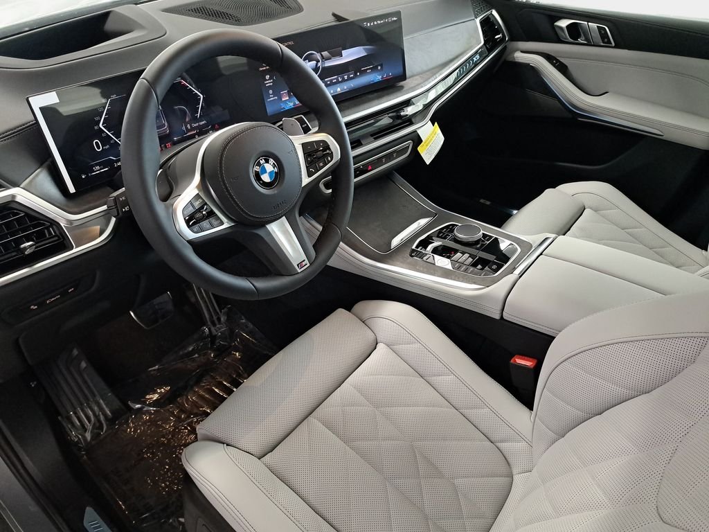 New 2026 Skyscraper Grey Metallic BMW sDrive40i image 13