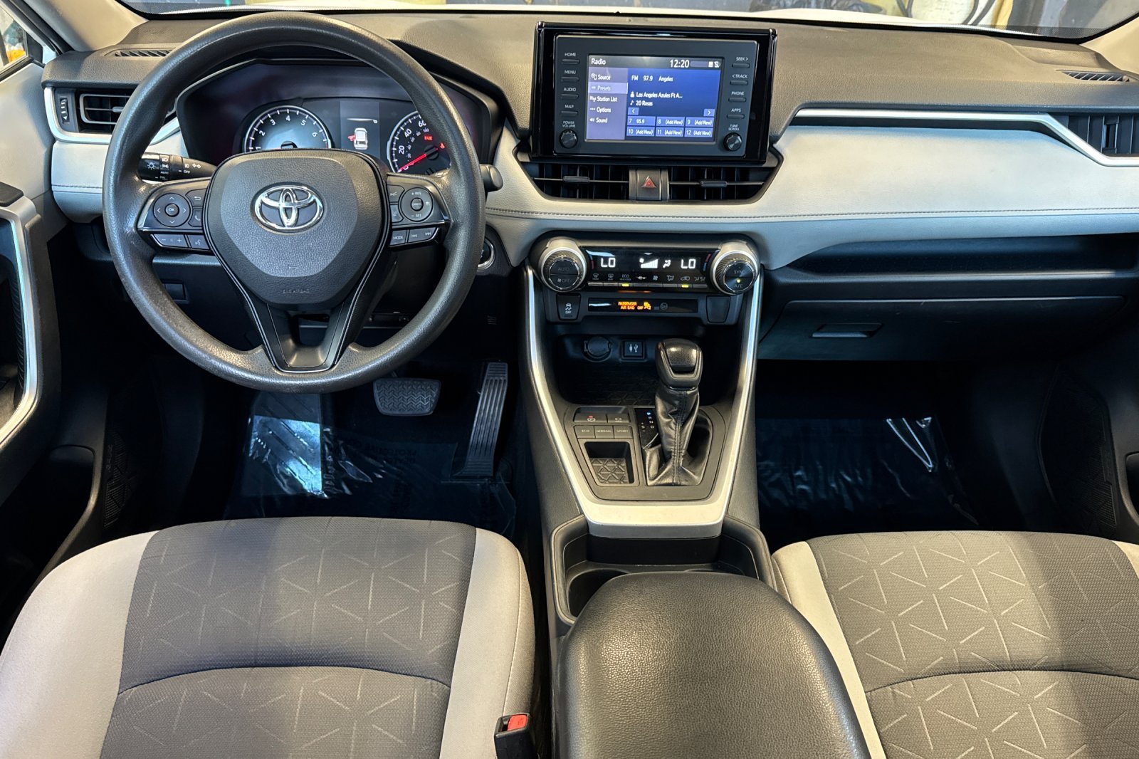 Certified Used 2019 White Toyota XLE image 18