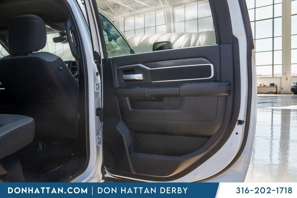 Used 2024 White Ram Big Horn image 28