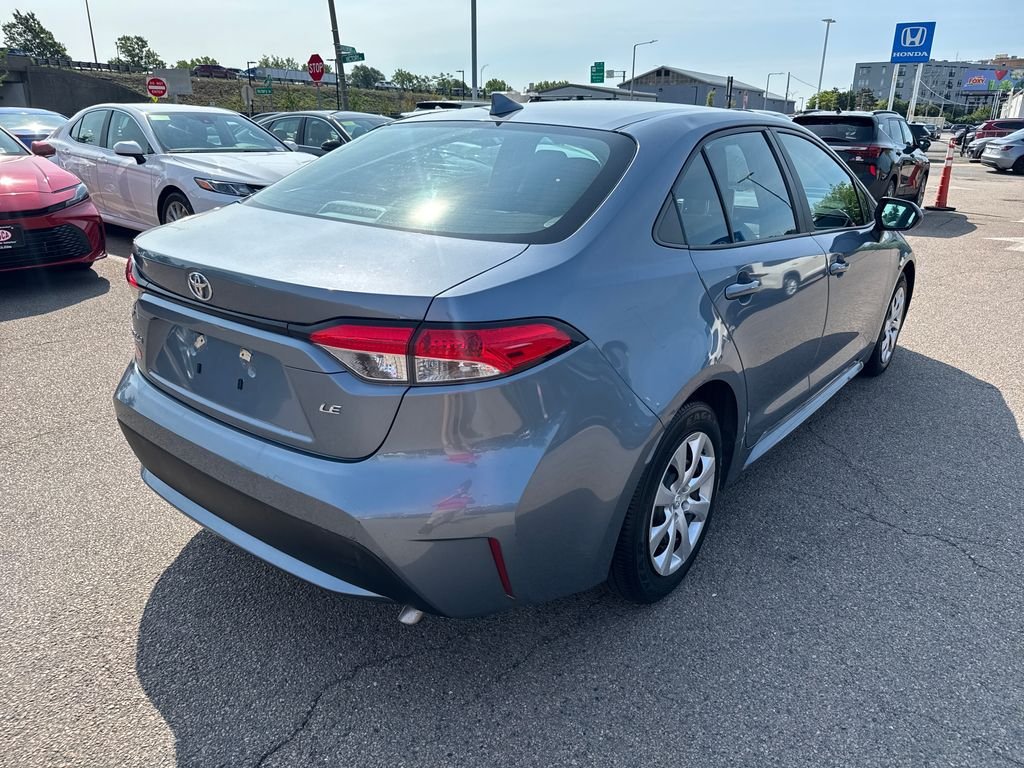 Used 2020  Toyota LE image 7