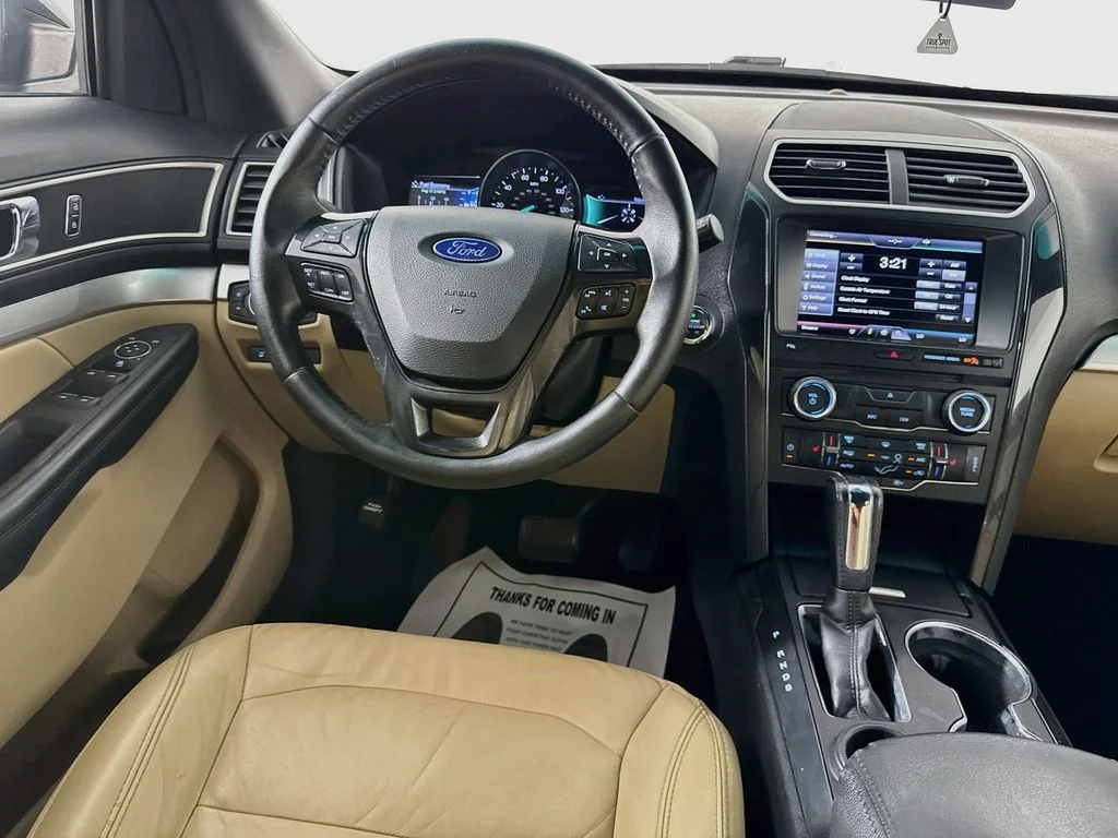 Used 2016 Brown Ford XLT image 27