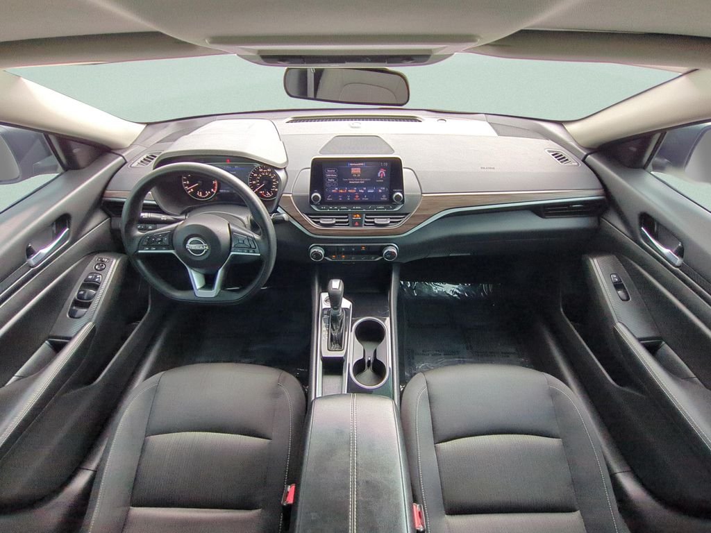 Used 2024  Nissan 2.5 SV image 11