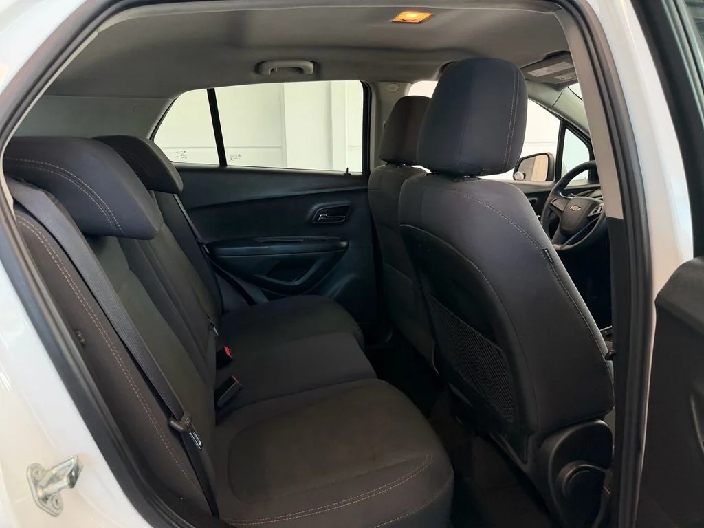 Used 2018 White Chevrolet LS image 6