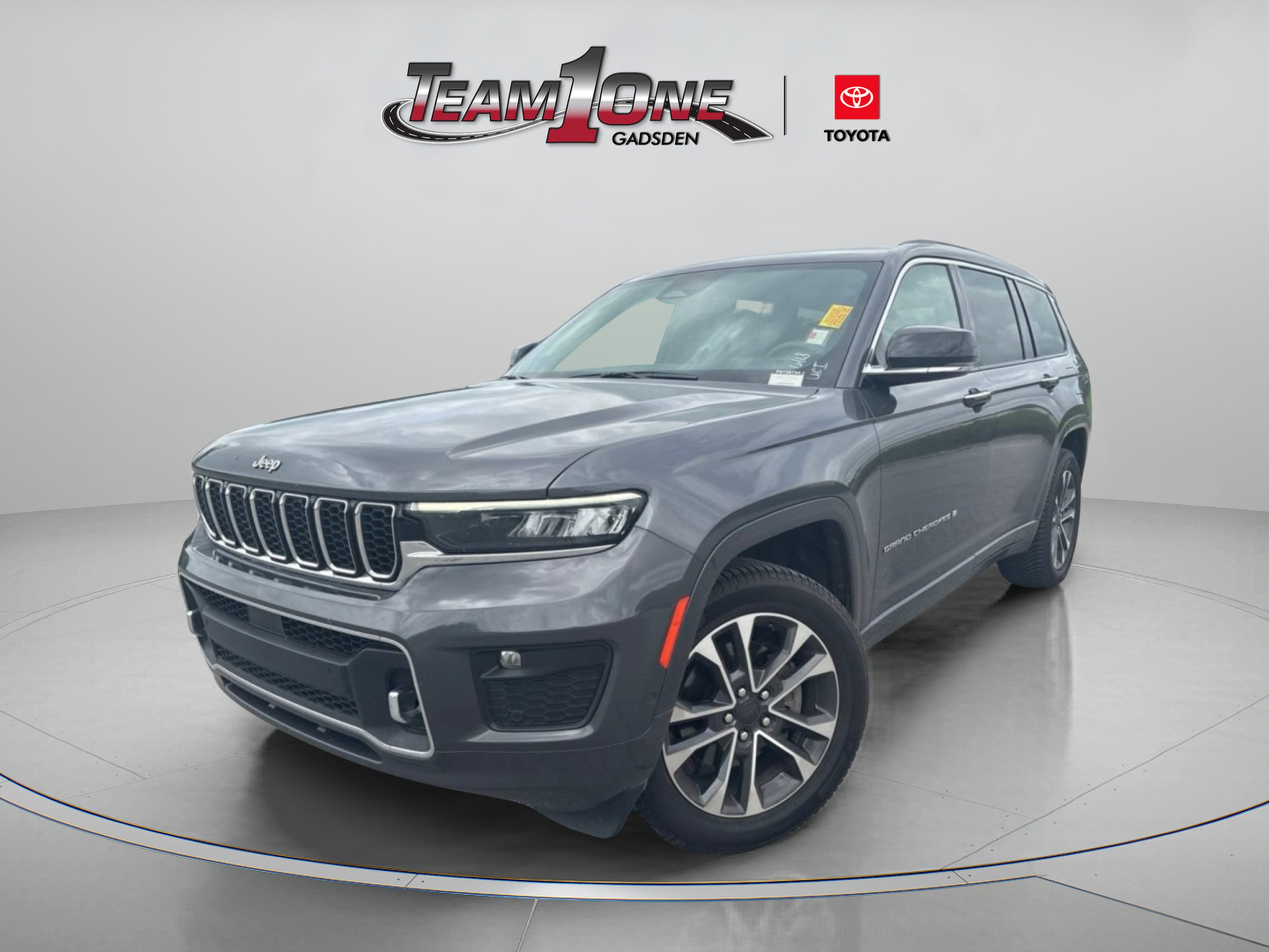 Used 2023 Baltic Gray Metallic Clearcoat Jeep Overland image 5