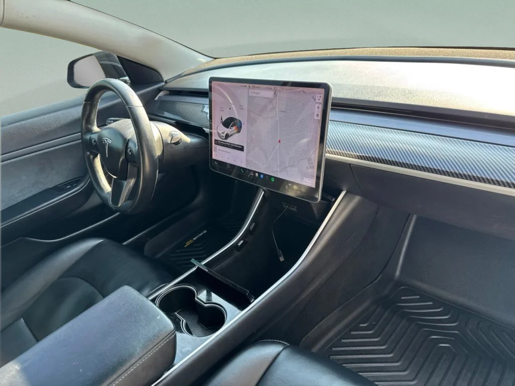 Used 2018 Obsidian Black Metallic Tesla Long Range image 20