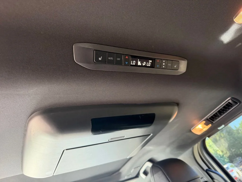 Used 2025 Silver Toyota Platinum image 11