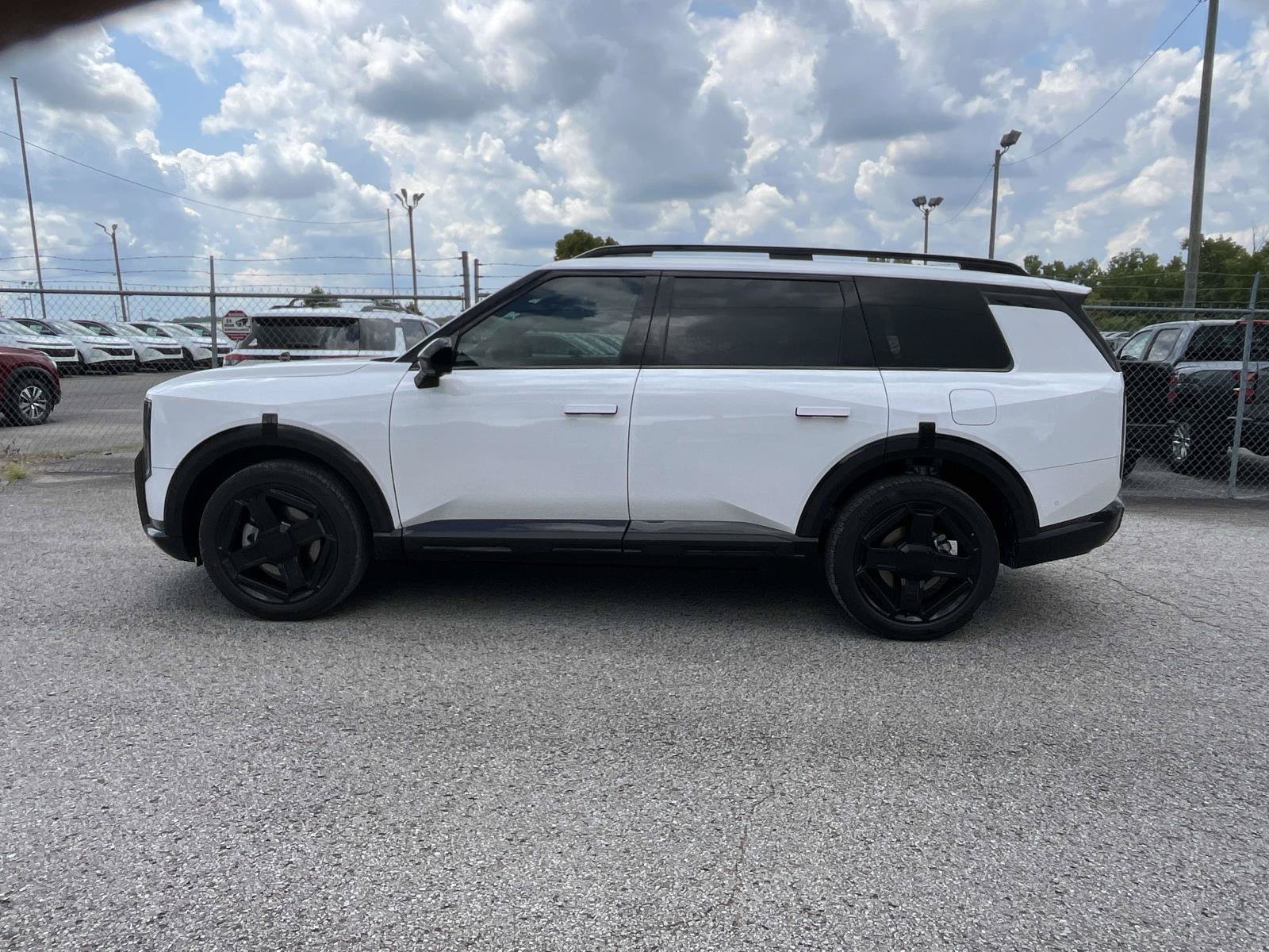New 2027 Glacial White Pearl Kia SX image 4