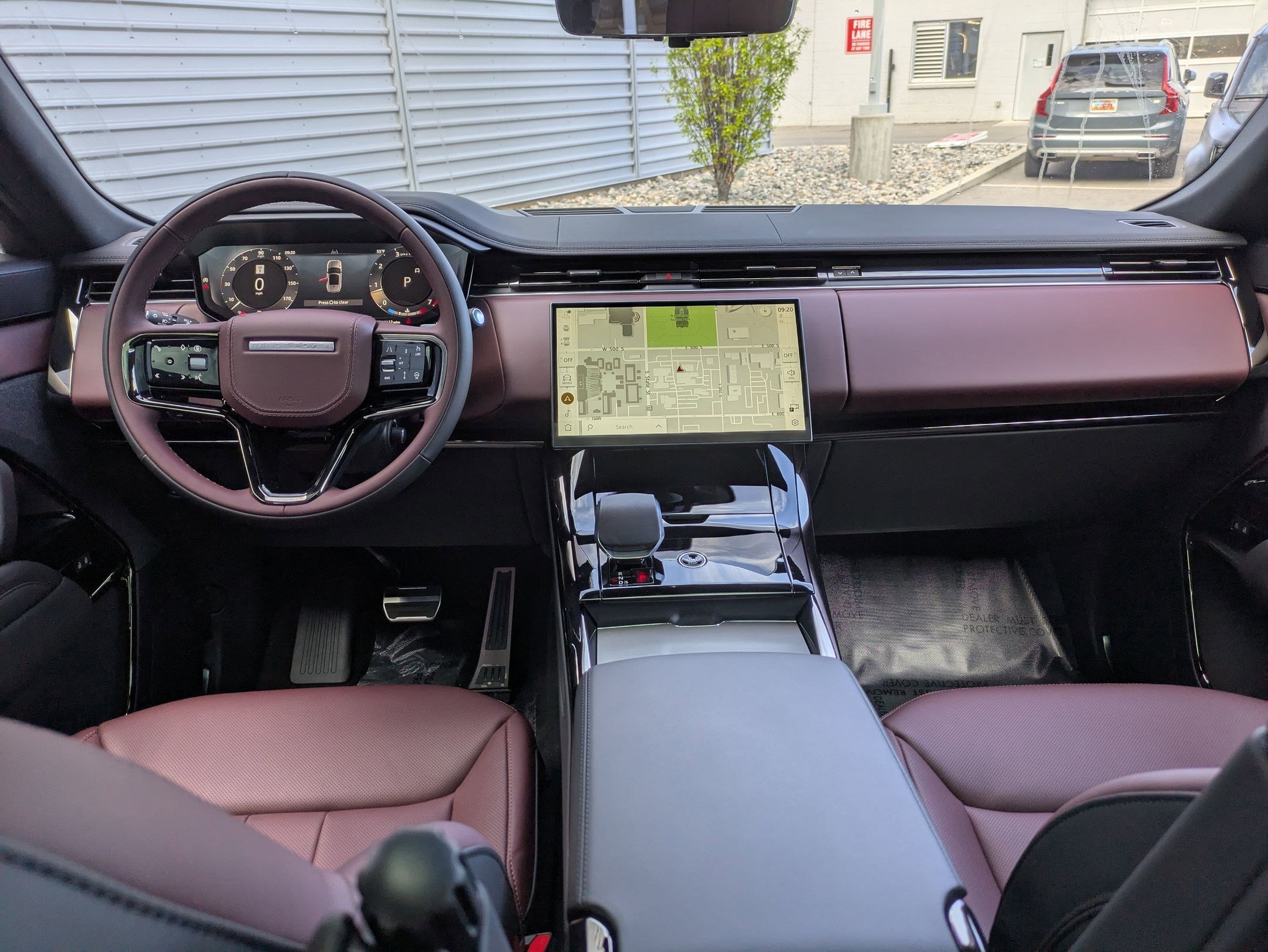 New 2026 Santorini Black Land Rover P400 Dynamic SE image 27