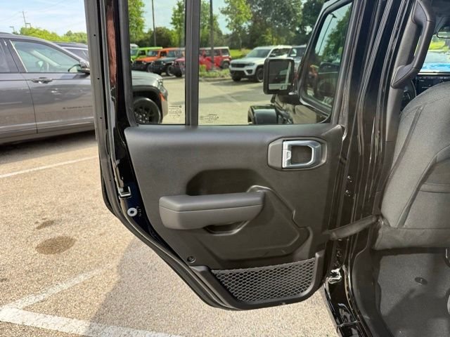 New 2026 Black Clear-Coat Exterior Paint Jeep 85th Anniversary Edition image 21