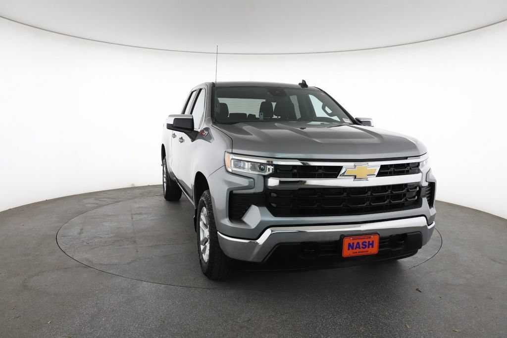 2023 Chevrolet Silverado 1500 LT - Photo 3