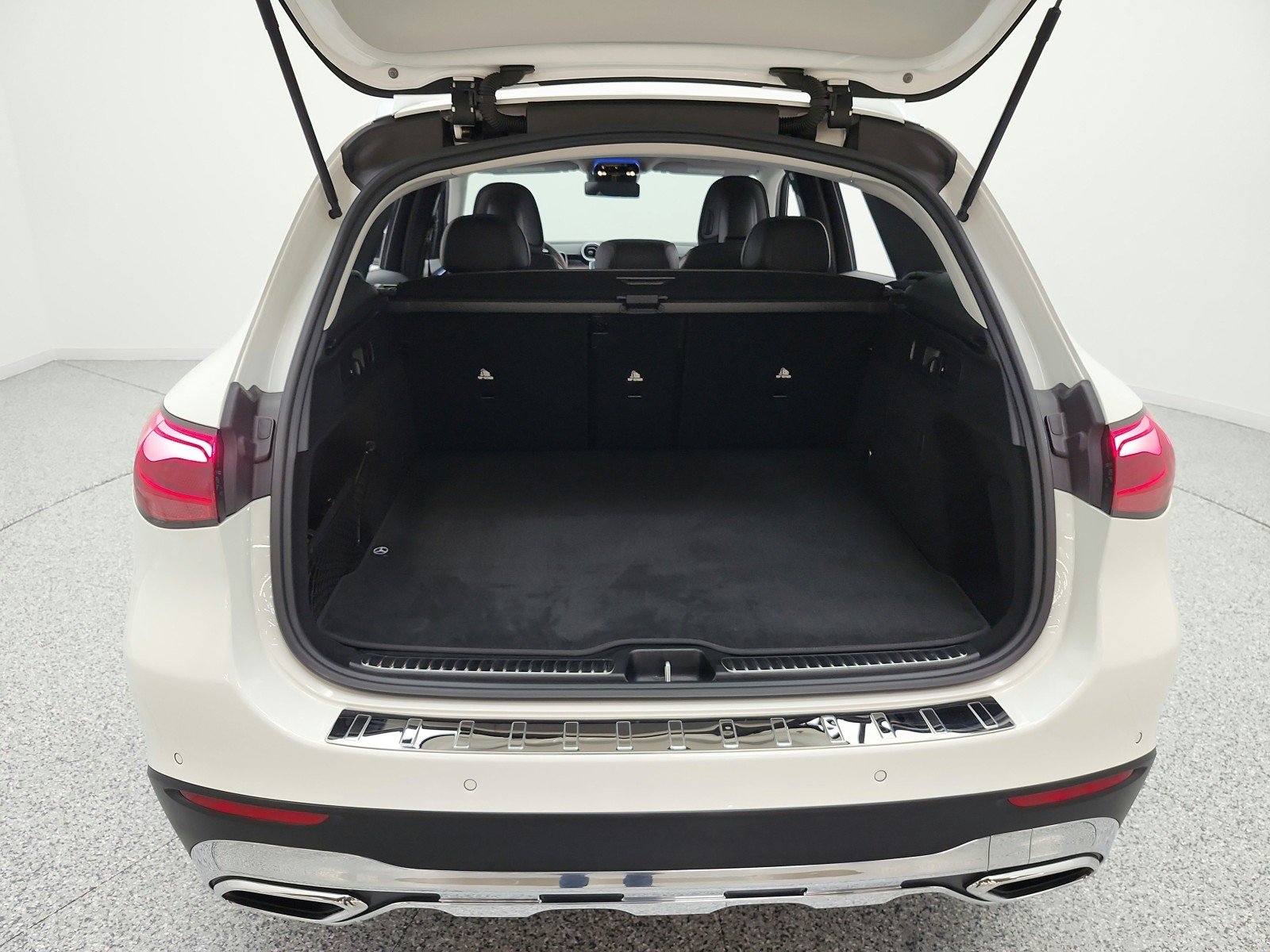 Certified Used 2023 Polar White Mercedes-Benz GLC 300 SUV image 20