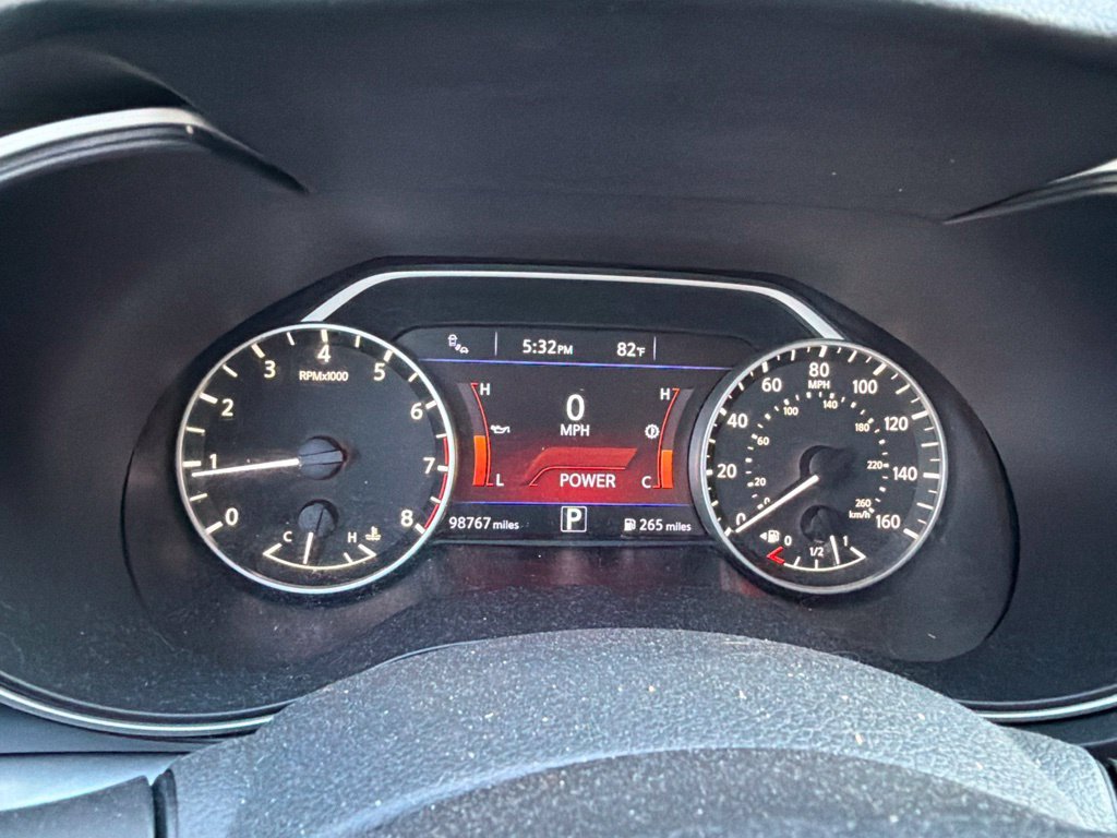 Used 2017 White Nissan SR image 10