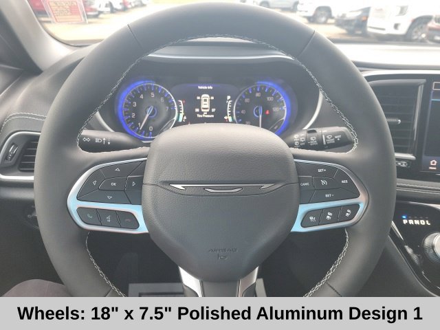 New 2027 Bright White Clear-Coat Paint Chrysler Select image 14