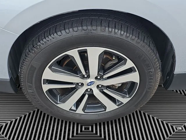 2019 Subaru Outback Limited - Photo 11