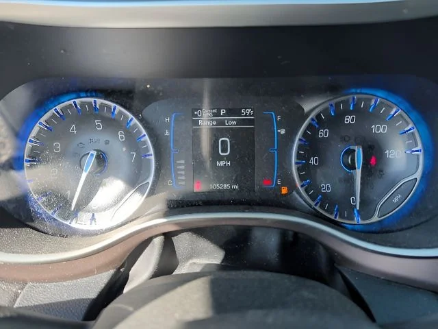 Used 2022 White Chrysler LX image 17