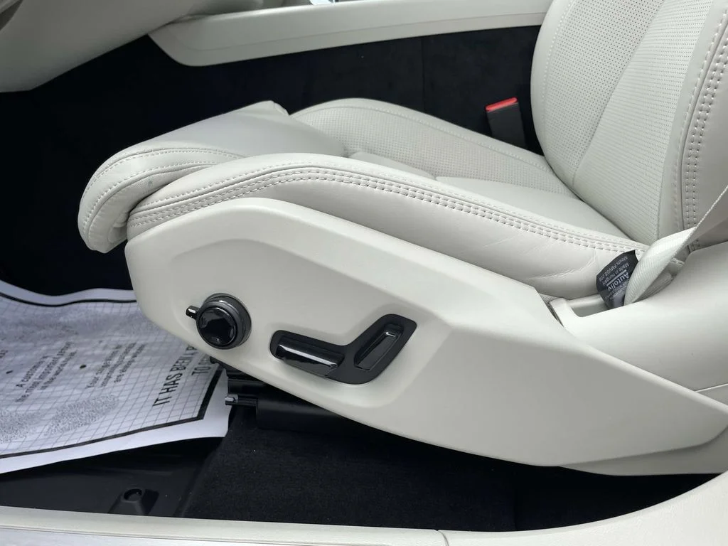 New 2026 Denim Blue Metallic Volvo Ultra image 9