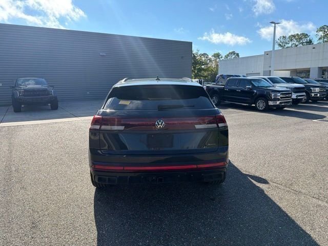 Used 2024  Volkswagen 2.0T SEL R-Line image 6