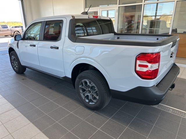New 2025 Space White Metallic Ford XLT image 4
