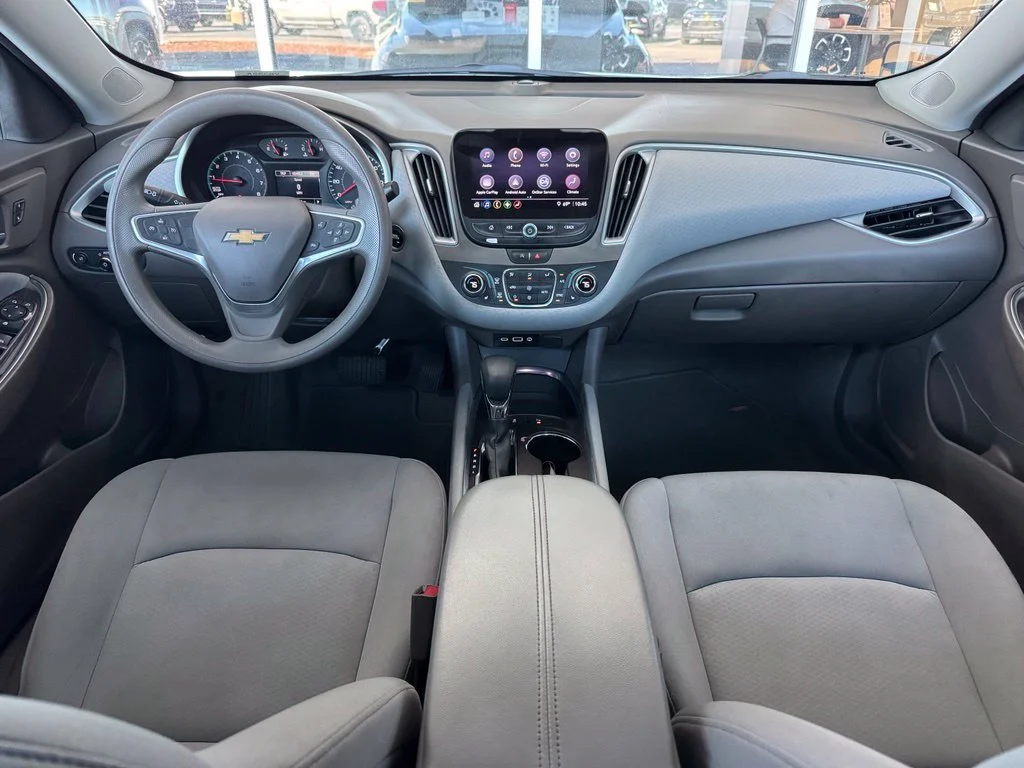 Used 2022 SUMMIT WHITE Chevrolet LT image 21