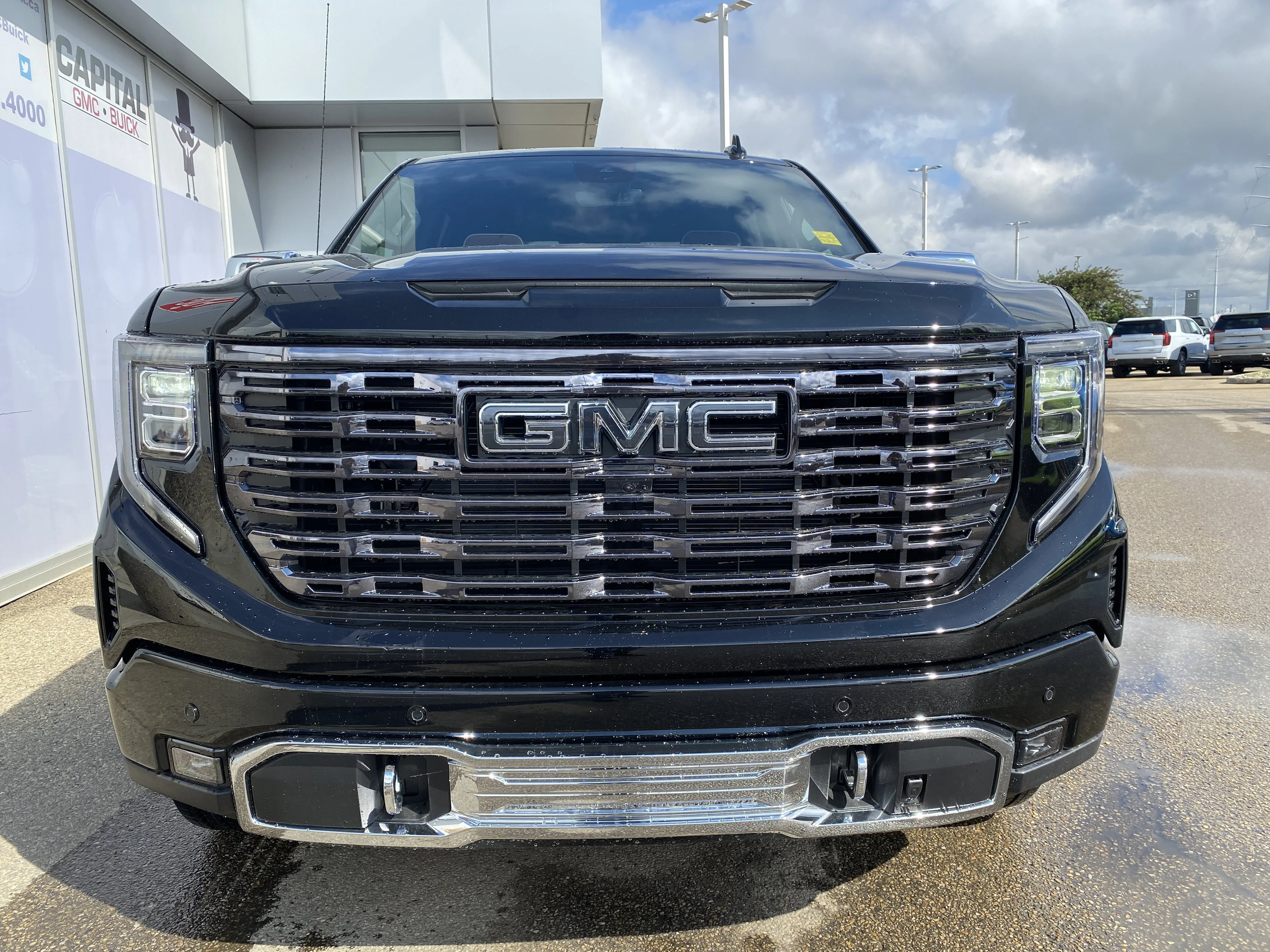 New 2026 ONYX BLACK GMC Denali Ultimate image 9