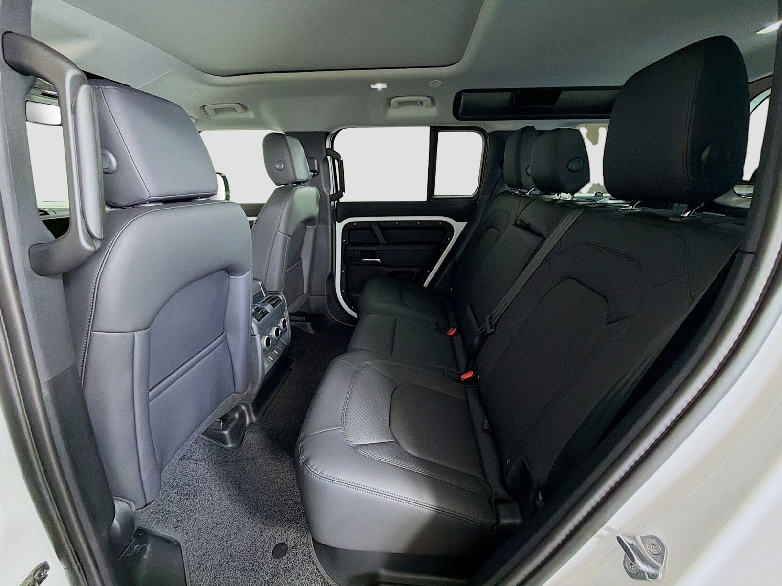 New 2026 Fuji White Land Rover S image 27